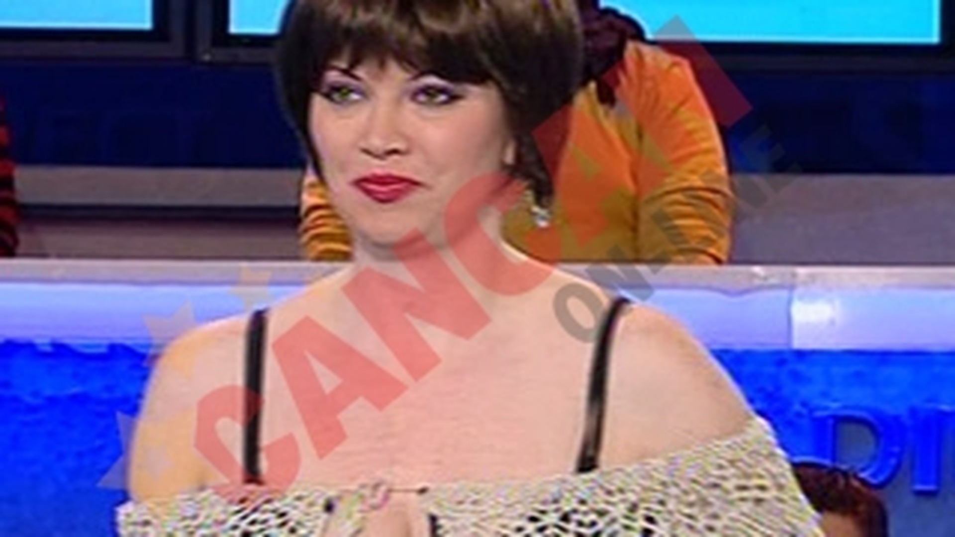 Oana Lis si-a schimbat look-ul! Este satena si are parul scurt, iar Viorel Lis are plete roscate!