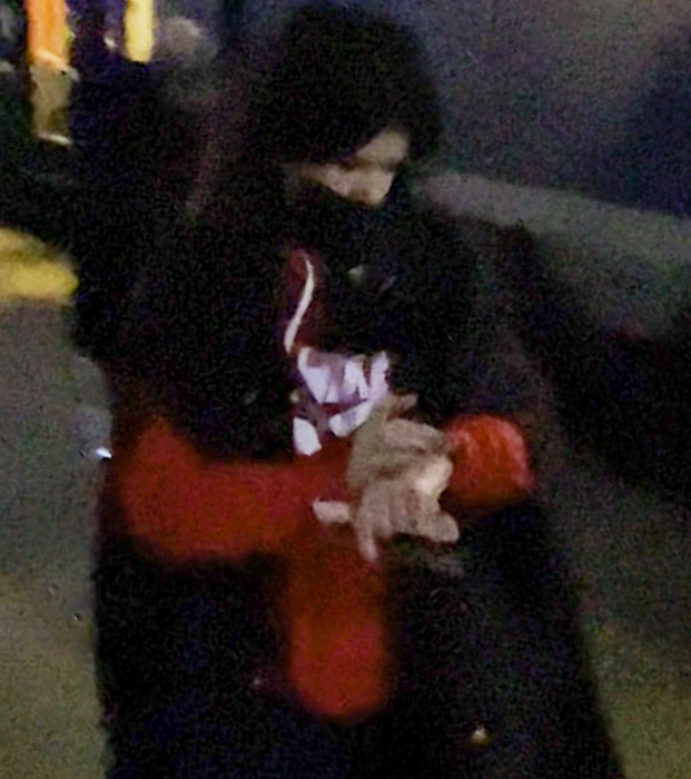Monica Bârlădeanu a ridicat un colet de la ”nașul” de tren, în Gara de Nord