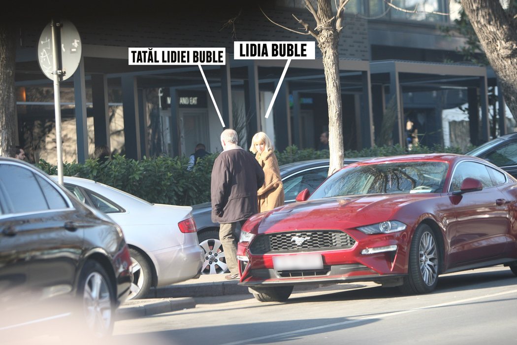 Lidia Buble alături de părintele ei, în zona Floreasca