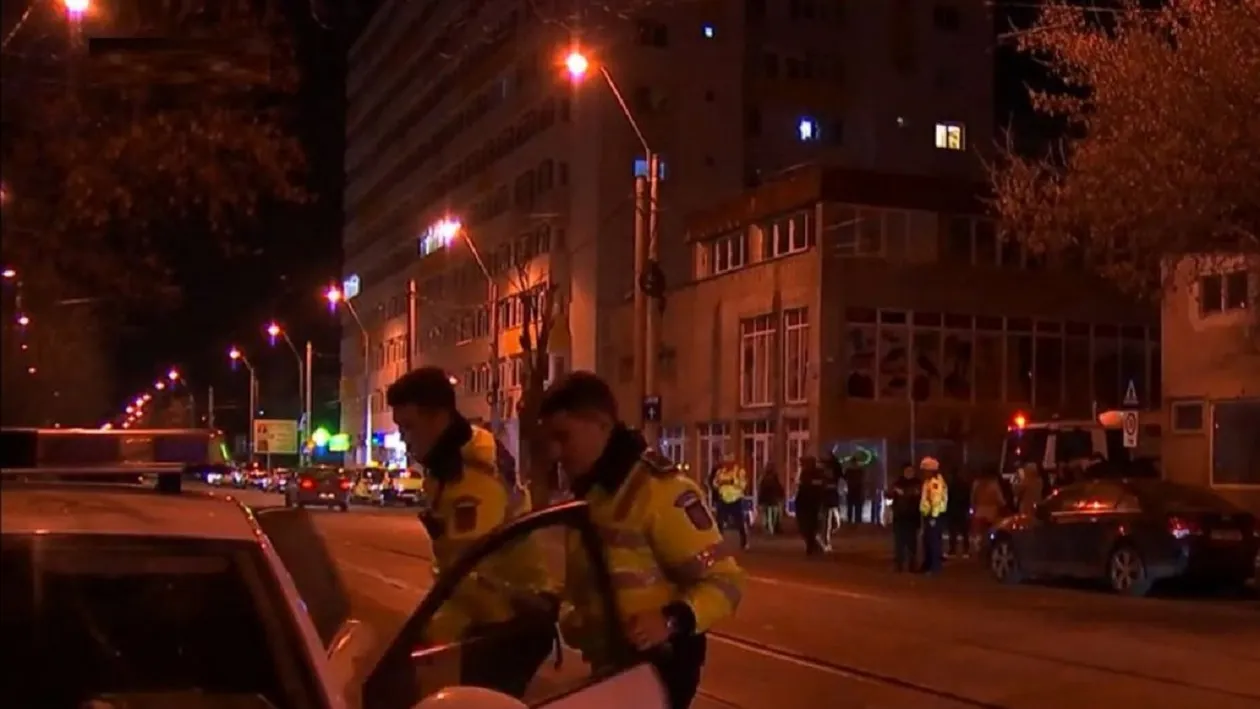 Caz șocant în Capitală. Un bărbat a fost călcat de o șoferiță care își parca mașina