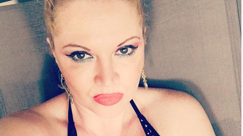OANA LIS a ajuns la spital, după ce soţul ei VIOREL ar fi bruscat-o în direct. Totul s-a întâmplat în urmă cu puţin timp