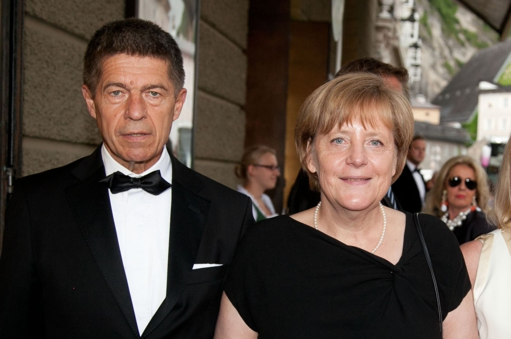Cine este şi cum arată soţul cancelarului Angela Merkel! Cine se află în spatele celei mai puternice femei din Europa