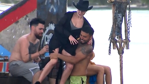Jador, dat afară de la Survivor România All Stars? E acuzat că a atins nepotrivit o colegă