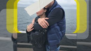 După ordine de protecție și scandaluri, cunoscuta cântăreață Alessia și fostul iubit s-au împăcat. "Mergem la terapie de cuplu"