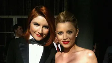 Poza de colectie! Alexandra Ungureanu alaturi de Elena Gheorghe pe covorul rosu!