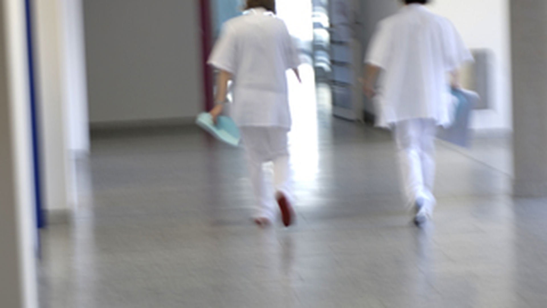 87 % dintre romani au dat spaga medicilor