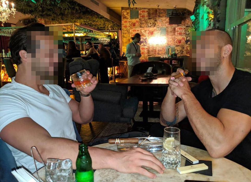 ”Frații Virgine” se întrec în lista de fecioare!