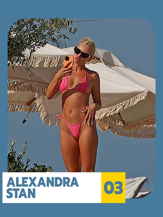 Sexy-vedetele din TOP 30 care au revoluționat arta fotografiei pe plajă! EXPLOZIV! Antonia, Lora, Jojo… Pffooaa!
