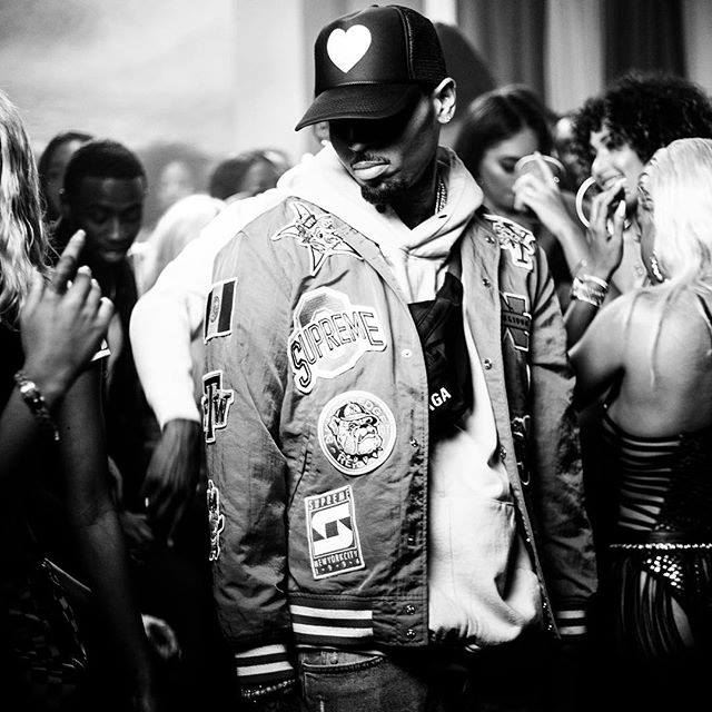 Rapperul Chris Brown a fost arestat