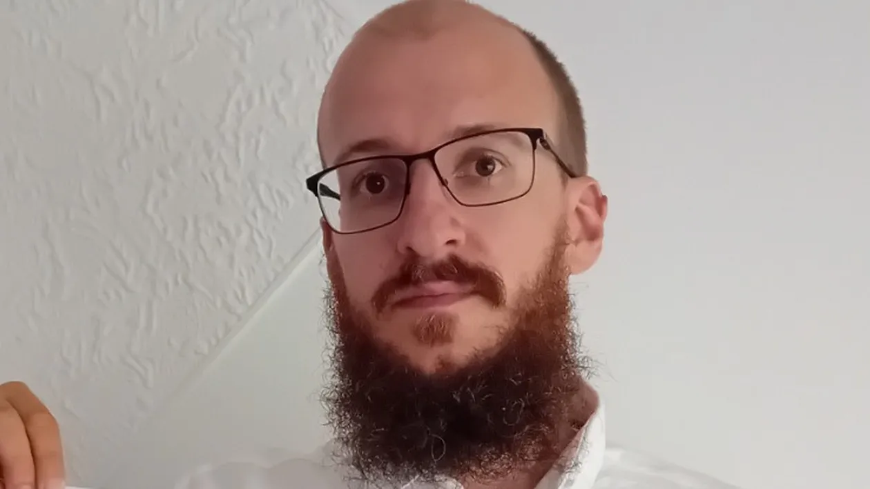 L-a urmărit o țară întreagă la televizor, iar acum e de nerecunoscut. S-a schimbat radical în 10 ani