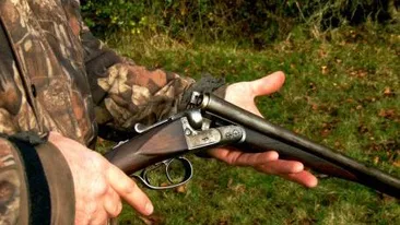 Stan şi Bran de România! Au plecat la braconat şi şi-a împuşcat colegul: S-a împiedicat, moment în care arma s-a descărcat