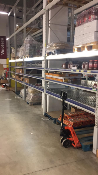 Românii au golit supermarketurile de frica coronavirusului! Imagini apocaliptice