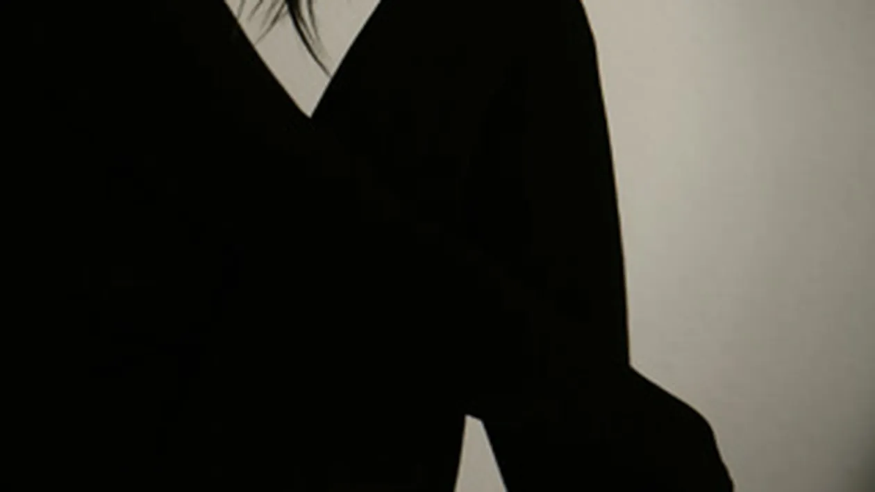 Dezvaluiri inimaginabile despre drama traita de una dintre cele mai cunoscute artiste din Romania! Nu a dormit de frica timp de zece zile, s-a baricadat in casa si a ajuns in stare grava la spital!