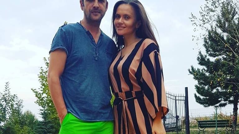 Creşte, creşte şi nu se mai opreşte! Ce burtică de gravidă mare are Cristina Şişcanu