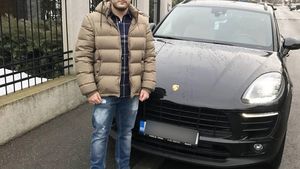 A fost reţinut „şmecheraşul“ cu Porsche, oprit de poliţişti cu focuri de armă. E fiul unui traficant de droguri. Cum arată acesta