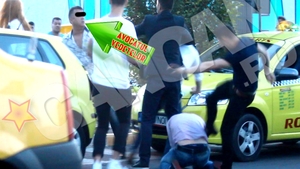 Pumni, picioare, tineri luati de Salvare! Bataie in Mamaia. Avocatul vedetelor si Andreea Podarescu sunt implicati in incident!