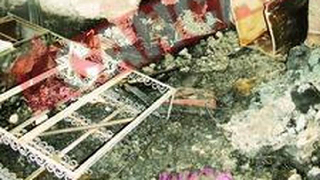 Bunicul terorist si-a aruncat casa in aer si apoi s-a spanzurat