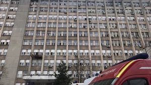 Doi pacienţi cu Covid-19 au murit în timp ce aşteptau un loc liber la ATI, la Craiova
