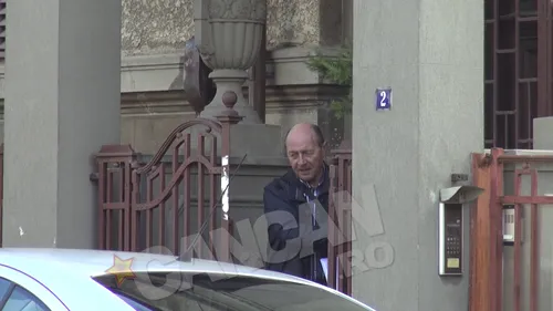 Primele filmari de paparazzi cu Traian Basescu de cand a plecat de la Cotroceni! Ce face fostul presedinte!