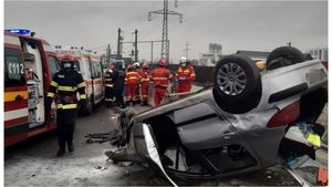 Accident grav pe autostrada București-Pitești. Un autoturism scăpat de sub control s-a izbit de parapet și s-a răsturnat