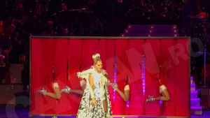 Delia's Winter Wonderland: super show cu casa închisă la TNB. Ştie! Decor feeric, sala caldă, orchestra condusă de George Natsis, costume superbe, invitaţi top: Smiley, Brenciu                     