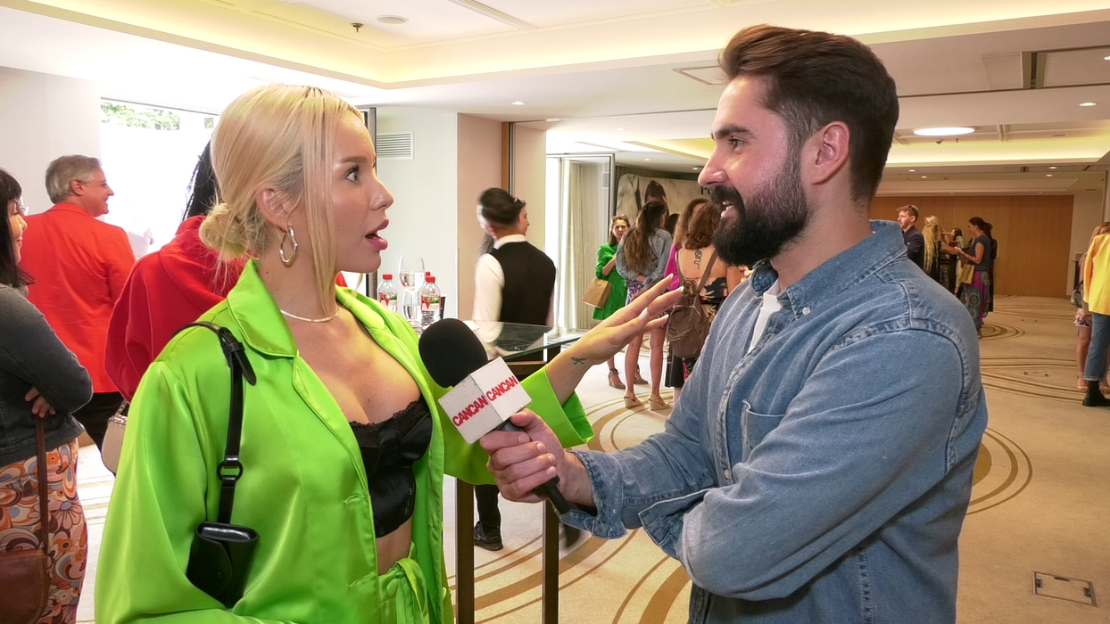 Carmen Grebenișan: "Rock e de ajuns pentru mine, nu vreau, și mă întreabă toată lumea treaba asta de copil și zic: «Nu e cazul!». Eu mă simt ca la 25, adică n-am nicio diferență până la 30!" (Foto: CANCAN.RO)