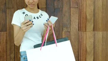 De ce simțim uneori că telefonul vibrează, deși nu sună? Misterul „vibrațiilor fantomă”