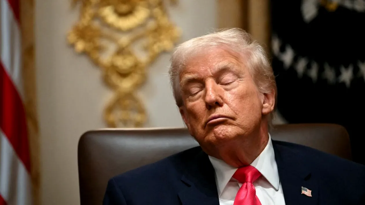 Donald Trump neagă că ar fi adormit în timpul unei ședințe de Cabinet. Ce spune că s-ar fi întâmplat, de fapt