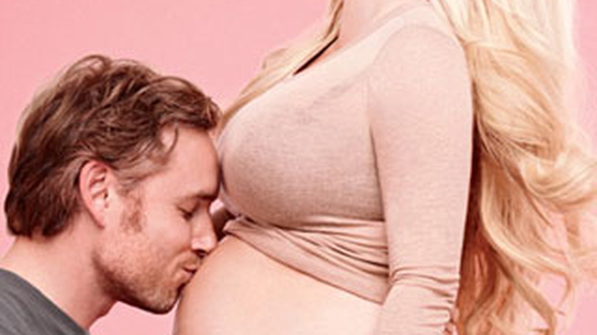 Jessica Simpson, nastere de 2 milioane de dolari! Cantareata va fi pazita de 30 de bodyguarzi!