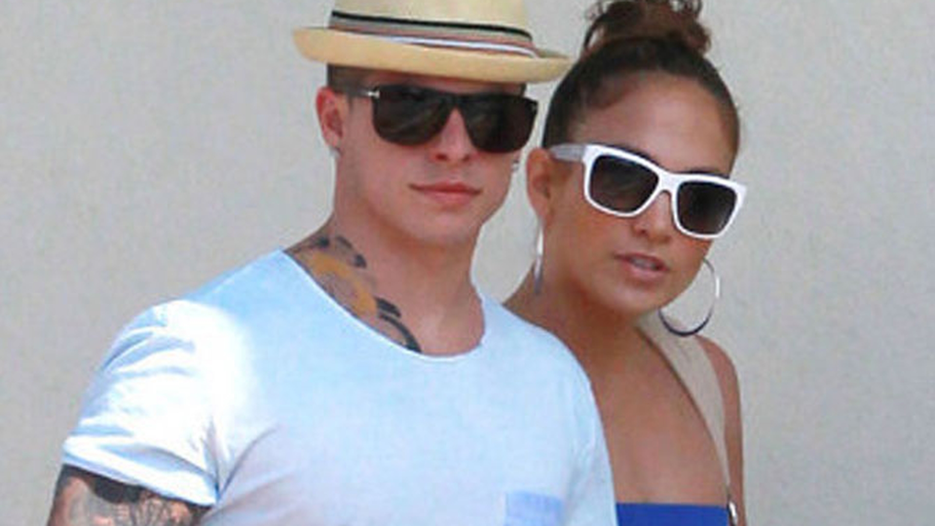 Cearta pe muchie de cutit intre Jennifer Lopez si Casper Smart! El o face paranoica, ea recunoaste ca il spioneaza