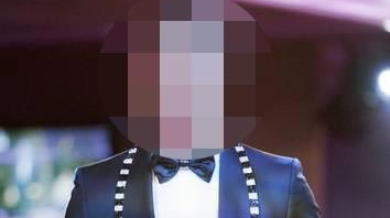 Doamnelor, pregati-va batistele! "Burlacul" se insoara la sfarsitul lunii! Vezi toate detaliile depsre viata lui de familie