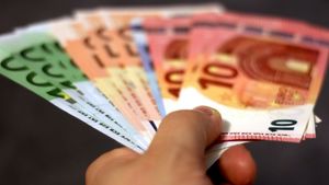 Curs valutar BNR, joi, 10 septembrie 2020. Cât costă azi euro, dolarul și lira