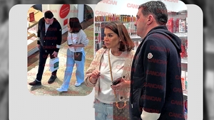 Cum își petrece timpul Simona Pătruleasa, după demisia de la Kanal D! Imaginile care nu mai au nevoie de cuvinte! Soțul e lipit de ea, în timp ce vedeta ”răstoarnă” rafturile