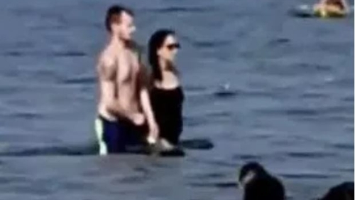 Oamenii de pe plajă au rămas fără cuvinte! ”Au făcut-o chiar în fața copiilor!” VIDEO