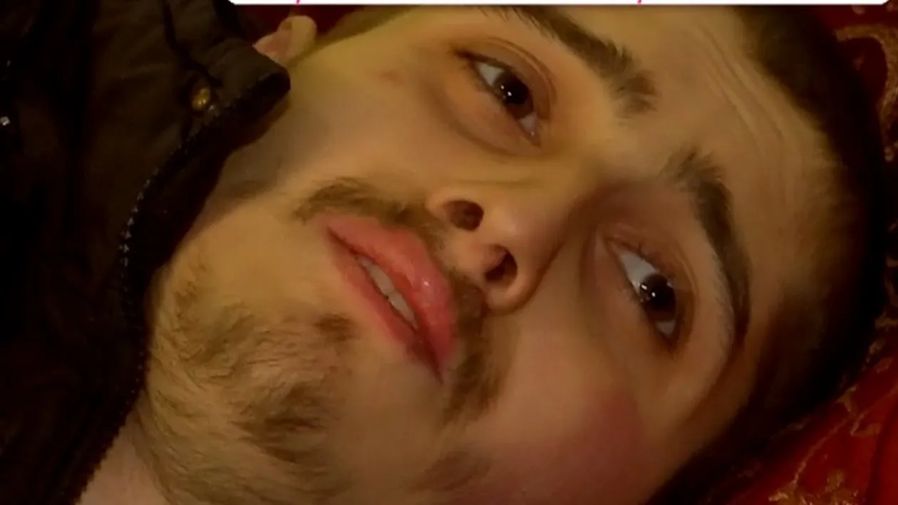 Mama l-a părăsit, el e pe patul de moarte: ”Am suferit destul...”