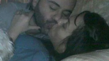 Matteo, asa cum nu l-ai mai vazut! Vezi cu cat foc isi saruta iubita!