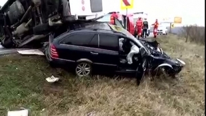 Accident teribil în judeţul Olt. Şoferul a murit pe loc