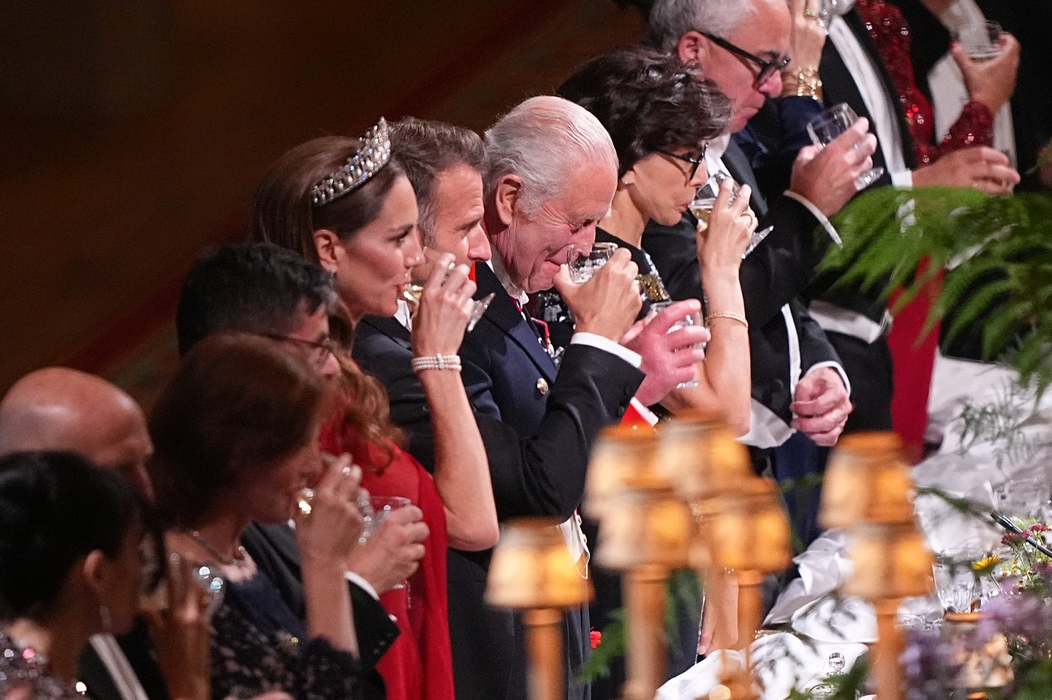 Prințesa de Wales, președintele Franței Emmanuel Macron și regele Charles al III-lea la banchetul de stat pentru președintele Franței Emmanuel Macron și soția sa Brigitte Macron, la Castelul Windsor. Foto: Profimedia