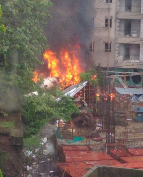 Un avion s-a prăbușit în cel mai mare oraș din India! Toți cei aflați la bord au murit