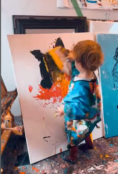 Tablourile micului Picasso se vând și cu 6.000 de euro/ sursă foto: instagram