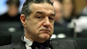 Gigi Becali a fost umilit, în direct, la TV: „Aşa să vorbiţi la dumneavoastră în sufragerie“ Cine l-a pus la punct