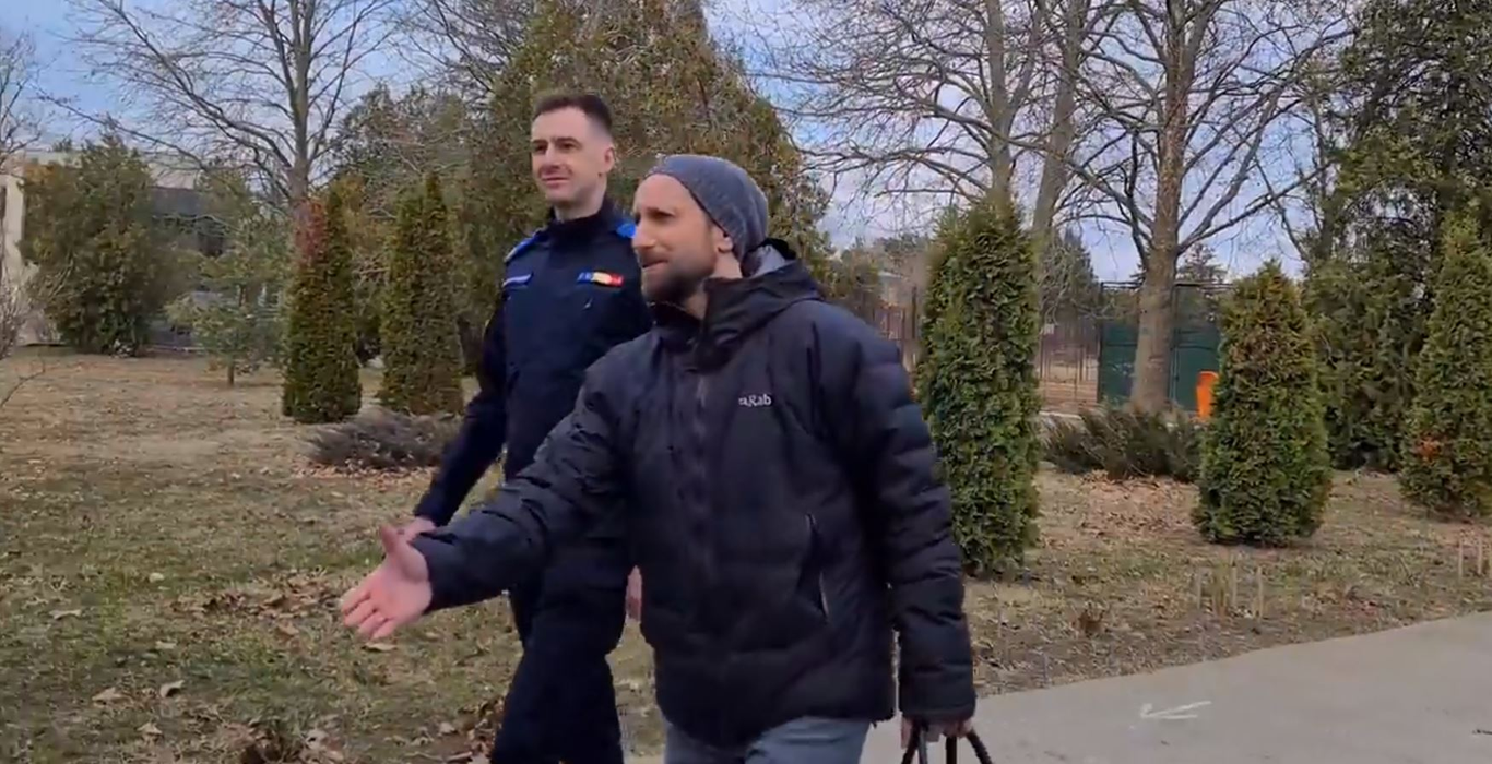 Dani Oțil s-a prezentat la Jandarmerie, unde avea să dea testul fizic pentru admitere