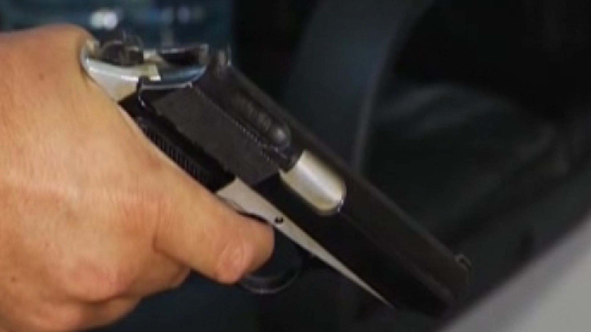 Scene de groaza intr-un microbuz din Prahova! “A incarcat pistolul si…”