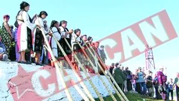 Fetele de pe Muntele Gaina, lovite de canicula