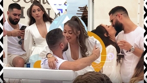 Nicole Cherry, nedezlipită de sosia lui Dorian Popa. S-au sărutat în LOFT de față cu toată lumea și…