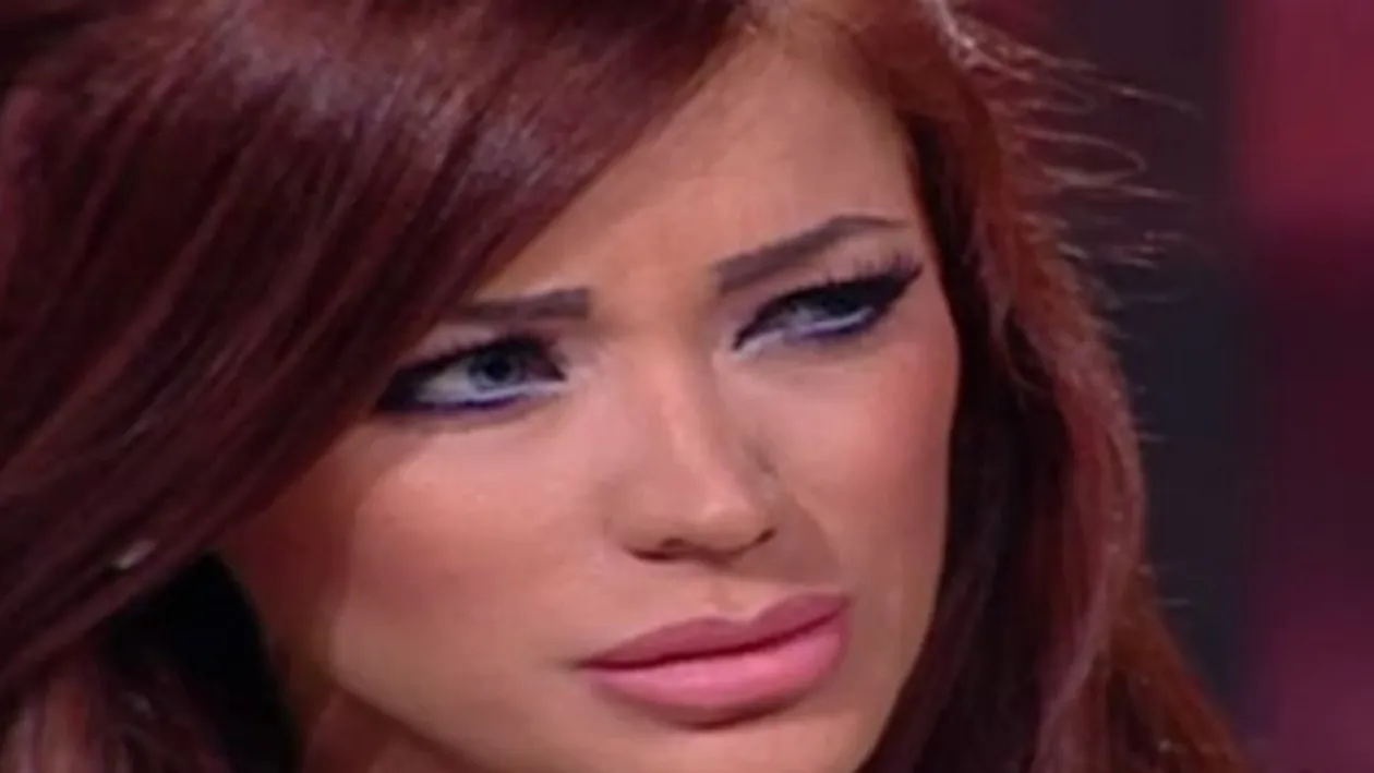 Dezvaluire bomba despre Bianca! Ce a spus blondina la intrebarea: E adevarat ca ai fost cu doi barbati in acelasi timp?