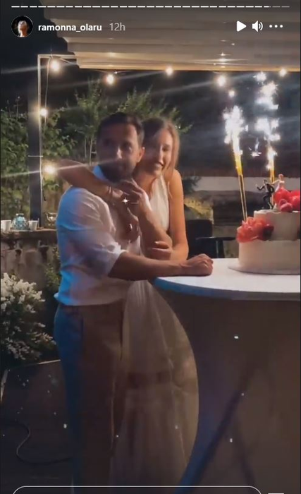 Dani Oțil, atingeri intime cu soția lui în fața tuturor invitaților! Gabriela Prisăcariu a continuat să îl sărute pasional | FOTO & VIDEO