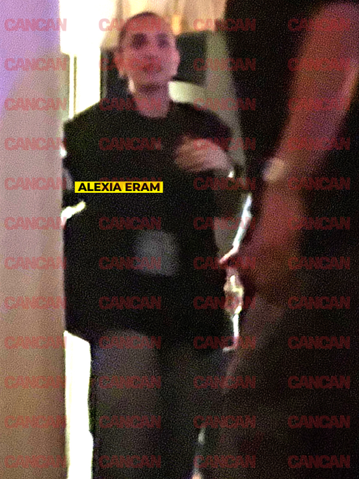 Alexia Eram, party la ceas de seară, în club.