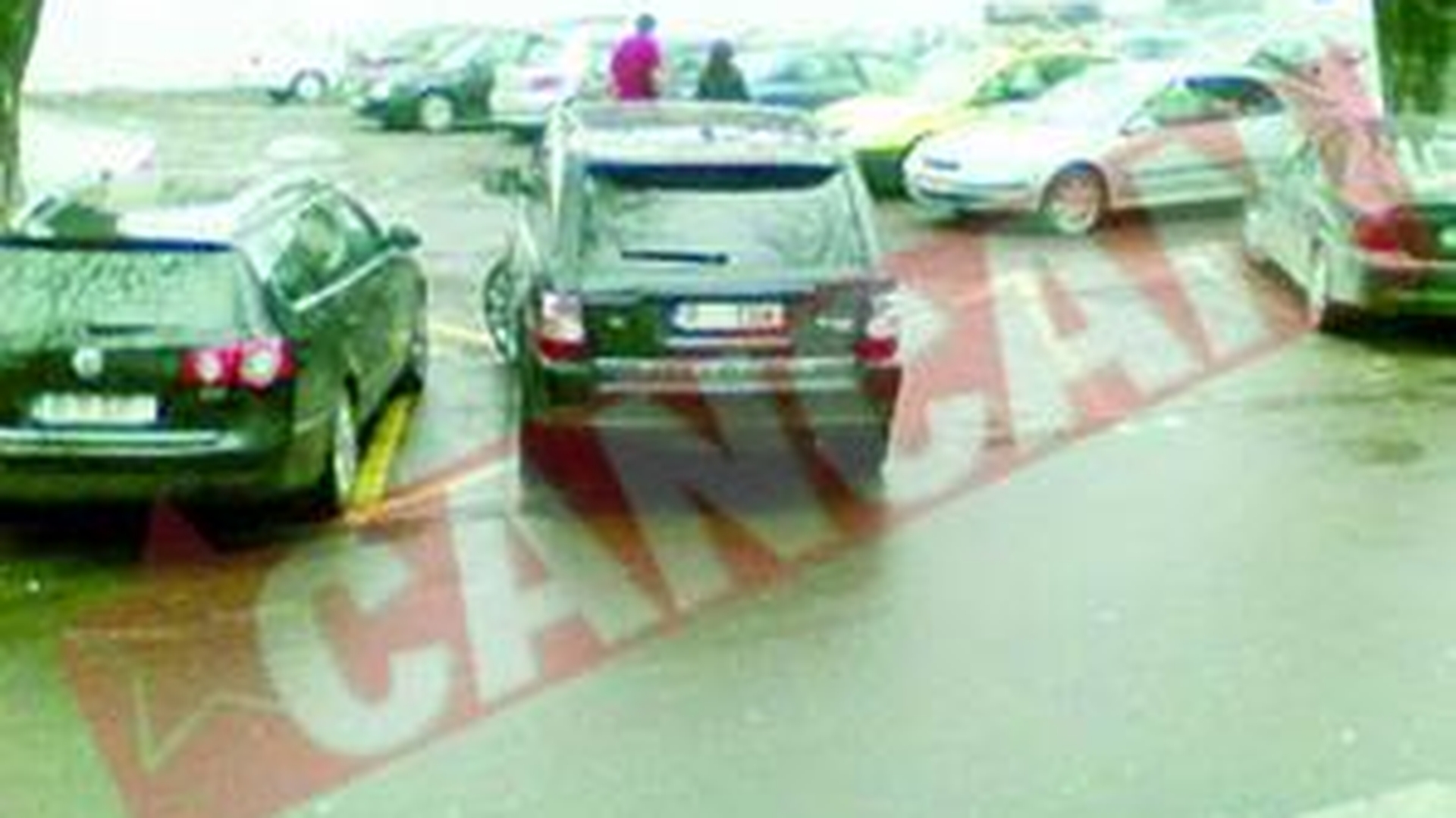 Parcare cu "succesuri" in mijlocul drumului