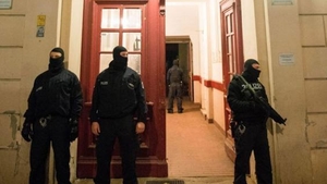 Trei persoane suspectate de legături cu ISIS au fost arestate la Berlin, după ce s-a descoperit că pun la cale viitoare atentate